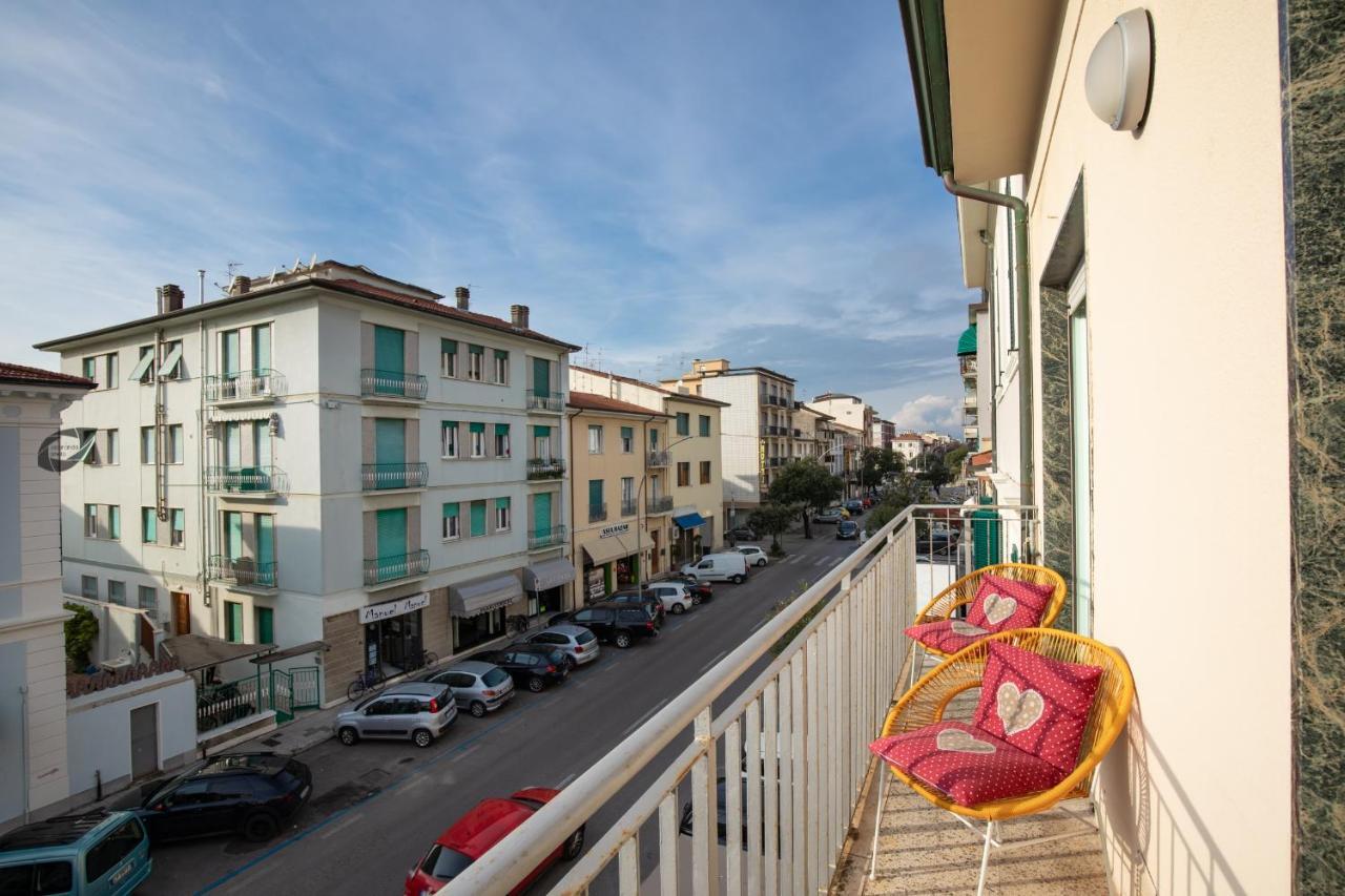 Apartament Foscolo Viareggio Zewnętrze zdjęcie